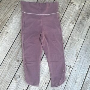 Women’s Free People Movement purple capri leggings Medium